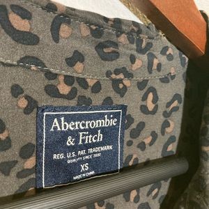 Abercrombie and Fitch, leopard print earthtone button up shirt, size extra small
